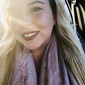 Meet your Posher, Danni